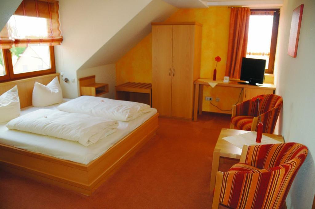 Hotel Schwarzes Ross Schwarzach am Main Pokój zdjęcie